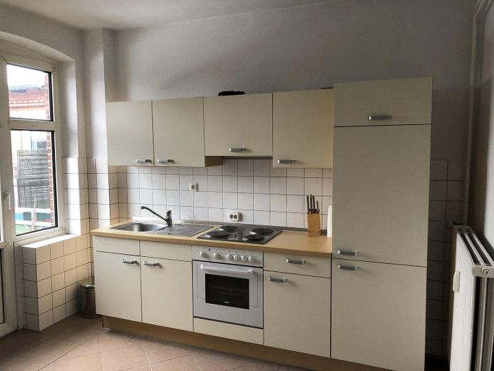 Wohnen mit Geschichte – 3 Zimmer Altbaucharme in bester Innenstadtlage – Küche