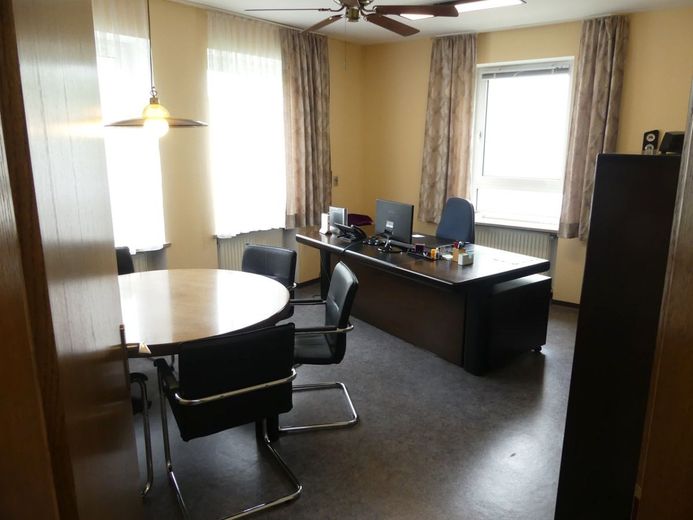 Büro EG Chefbüro Bhf-908