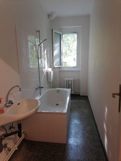 Tranquillo appartamento per single di 2 locali con balcone a Tempelhof, rialzato, ristrutturato, disponibile da subito – Foto 13