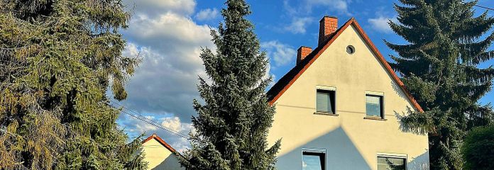 Complesso residenziale composto da due unità abitative collegate – 244 m² di superficie abitabile, veranda e sauna – Front