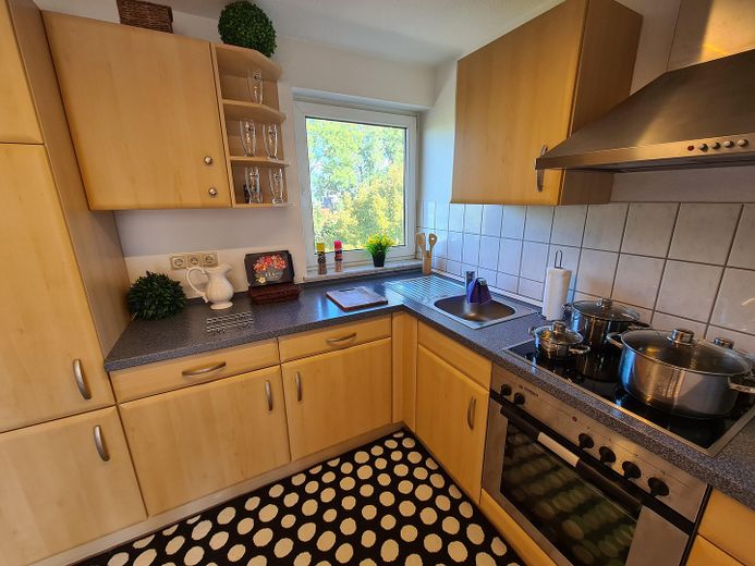 Balkonlu, otoparklı ve yeni doğalgaz kat kaloriferli 3 odalı daire | 50,90 m² – Küche.