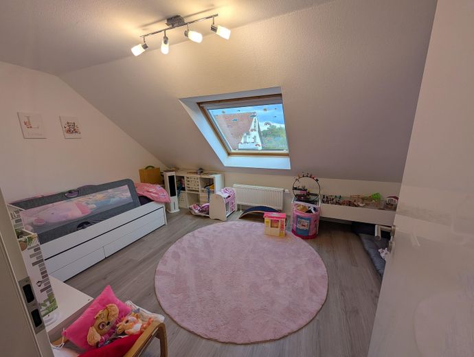 DG - Schlaf-/Kinderzimmer 2