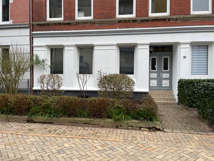 Helle, schöne und gepflegte Altbauwohnung mit Dielenfussboden und Einbauküche – Foto 29