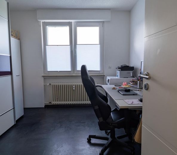 Einziehen und wohlfühlen: komplett sanierte 3-Zimmer-Wohnung mit Balkon und Garage – Drittes Zimmer