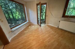 Lohmar-Rösrath-Einfamilienhaus für Individualisten Wald bis ans Haus, bezugsfrei – Schlafzimmer 1