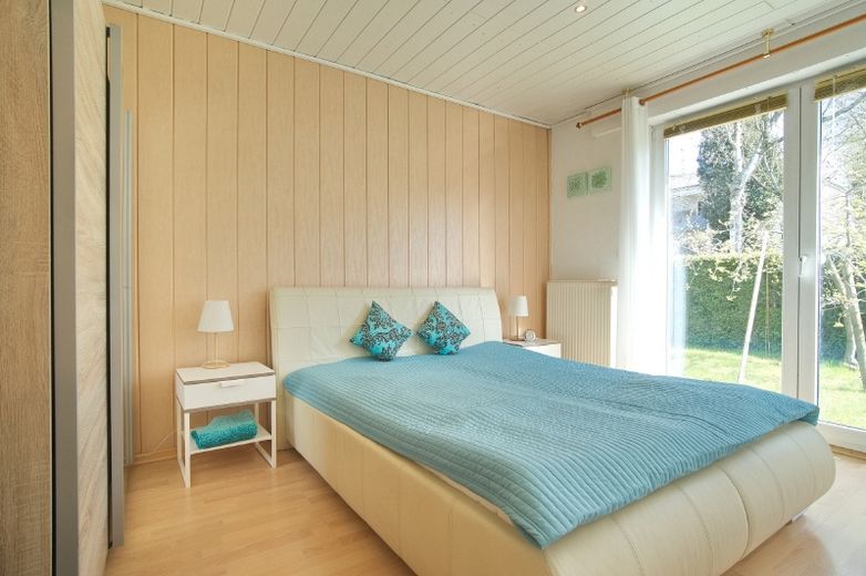 Modern und großzügig wohnen, Erdgeschoss mit Garten und Terrasse, schöne und dabei zentrale Wohnlage, zwei Schlafzimmer, Internetzugang u.v.m. – bd067bb7eb0675e37d26361e8098bf830bcd4c81.jpg