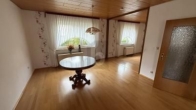 UNA CASA CON MOLTO SPAZIO E POTENZIALE – 1784837503_4a799b.jpg