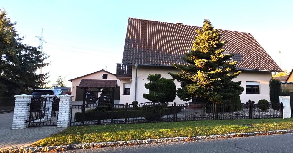 Haus mit Einliegerwohnung -sofort verfügbar- in 16278 Pinnow sucht neuen Besitzer – Straßenansicht
