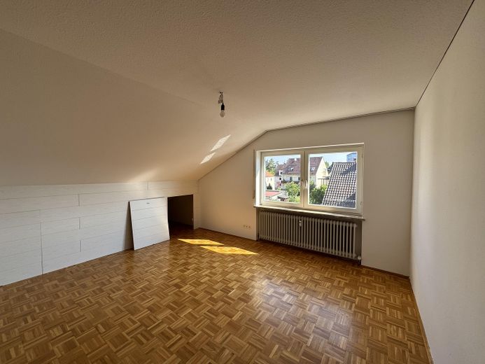 Helle, geräumige und frisch sanierte 2,5 Zimmer-Dachgeschosswohnung – Foto 15