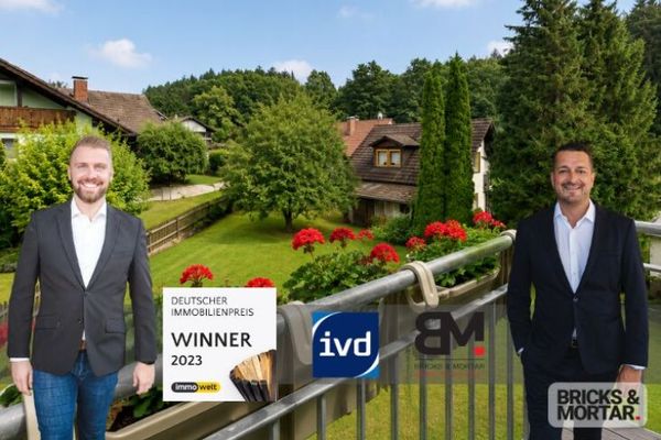 Casa bifamiliare ben tenuta in posizione tranquilla – investimento con due unità abitative affittate