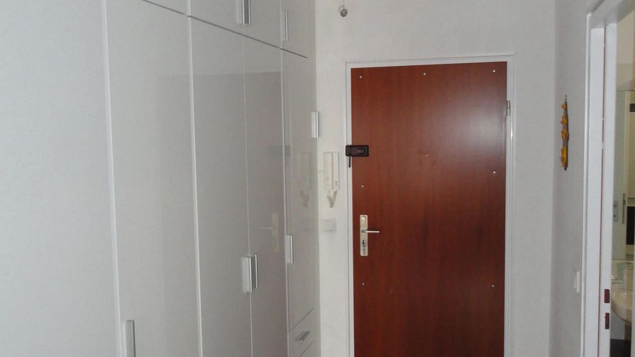 Inheidener Straße: Helle 2-Zimmer-Wohnung mit Süd-Balkon, Einbauküche & Top-Anbindung – Photo 7