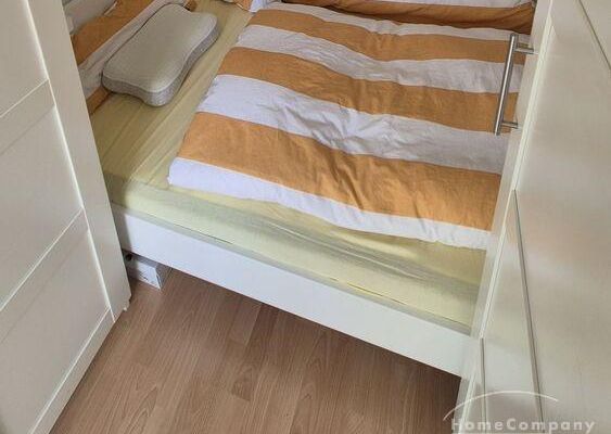 Schöne, gemütliche 2 Zi.-Wohnung, möbliert, mit Balkon Richtung Westen.
