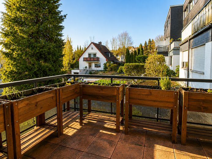 Атмосфера будинку замість квартири 108,5 м² комфорту для життя з каміном 2 балконами та сучасною кухнею в Solingen-Wald – Фотографія 23