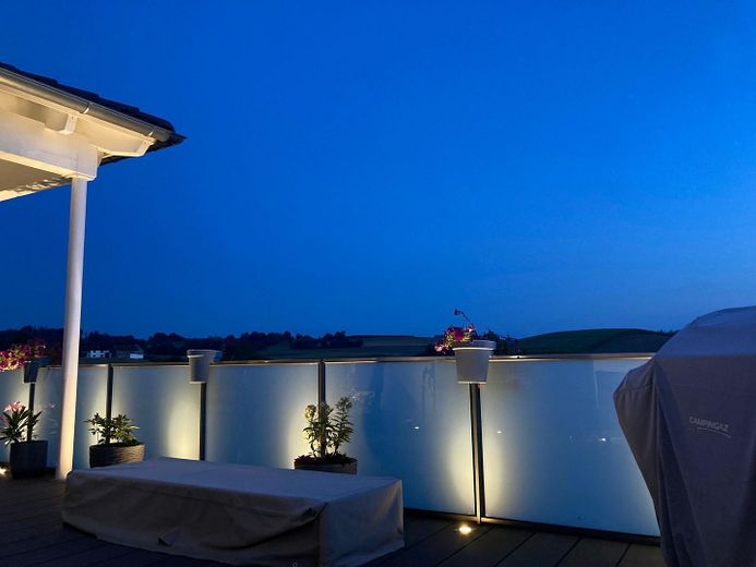 Terrasse mit Beleuchtung