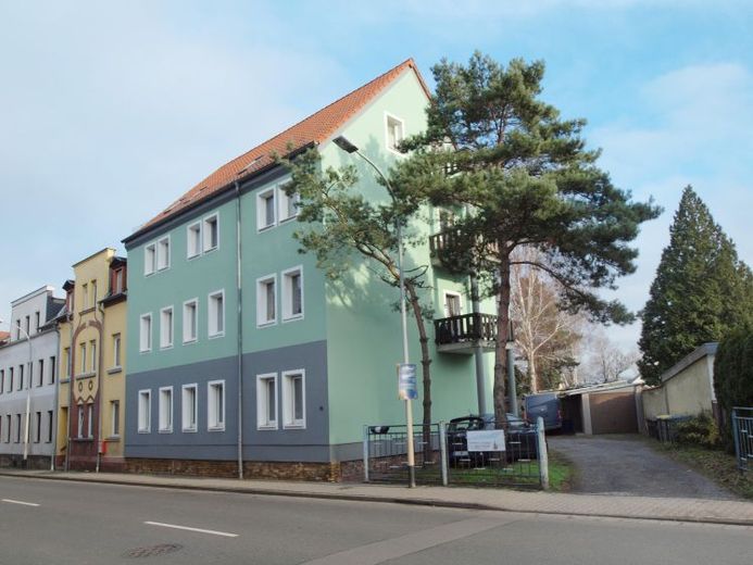 Perfekt für Singles! Mit EBK! Tolle 1-Zimmer-Wohnung in zentraler Lage + Süd-Balkon + Dusche + Stellplatz – Foto 1