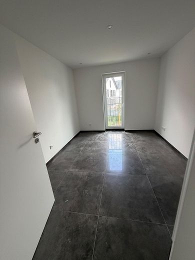 Großzügige 5-Zimmer-Neubauwohnung mit Einbauküche, Balkon und Stellplatz in Rodenbach – Foto 11