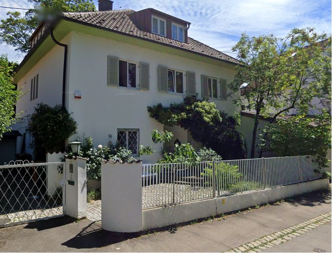 Große Altbau-Villa in Augsburg Göggingen - Exklusives Haus mit Garten – Straßenansicht