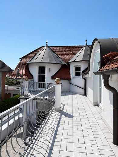 Provisionsfrei: Exklusive 4 Zimmerwohnung mit außergewöhnlicher Architektur – Südterrasse
