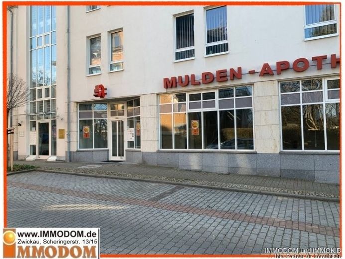 ¡Se vende local comercial alquilado y accesible, con 4 plazas de aparcamiento subterráneo para turismos! – Foto 1