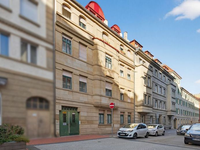 Altbau mit Charme und Rendite in der Nordstadt!
Gut vermietete 4-Zimmer-ETW! – फोटो 1