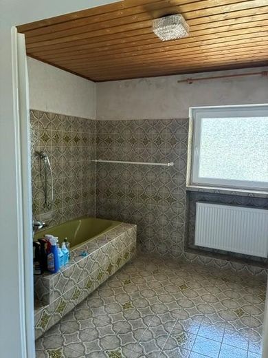 Viel Platz für Wohnen und mehr! – Bad OG