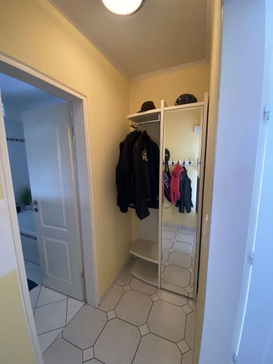 Gemütliches Einfamilienhaus in idyllischer Wohnsiedlung von Hartenholm – Kleiner Vorflur