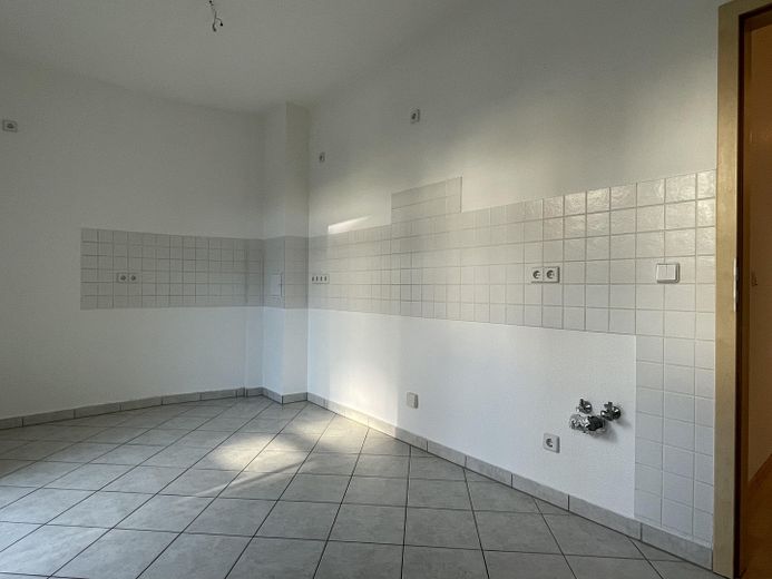 Provisionsfrei: 3-Zimmer-Balkonwohnung im Hochparterre eines kernsanierten 4-FH, Weimar Nordvorstadt – Alles da für Ihre Traumküche