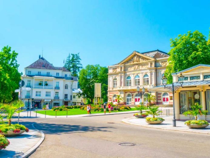 Villa urbaine avec 4 unités d’habitation à proximité du Brenners Park Hotel. Bien d’investissement ! – Foto 1