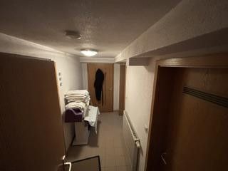 Charmantes Einfamilienhaus mit Balkon, Garage und Garten – Ihr neues Zuhause in Prausitz – Kellerflur