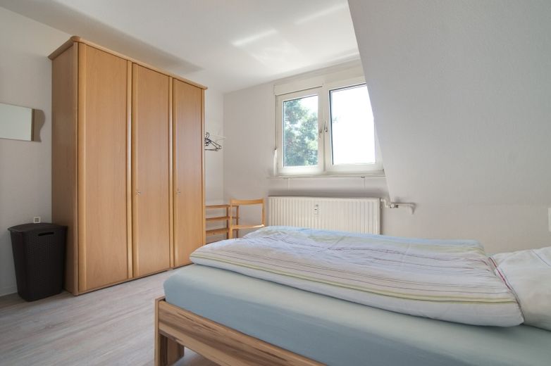 Hell, modern und freundlich möblierte Wohnung, Laufnähe zur Bahnstation (Regionalexpress, Bus), Direktverbindung zur Ruhr Universität – 5e29520e70006ef1861c395aa0fa363ecfef9f4d.jpg