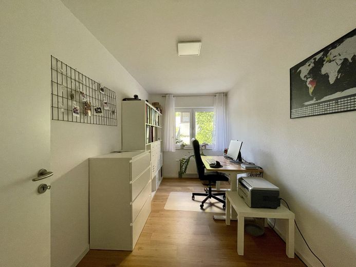 Kind 1/Büro