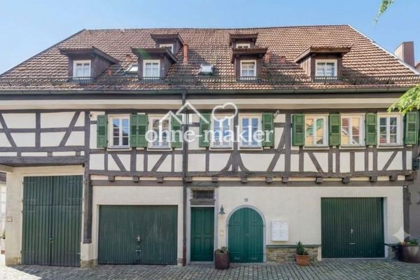 Historische charme van de binnenstad en veel ruimte: 89 m² met groot terras en garage in Herrenberg