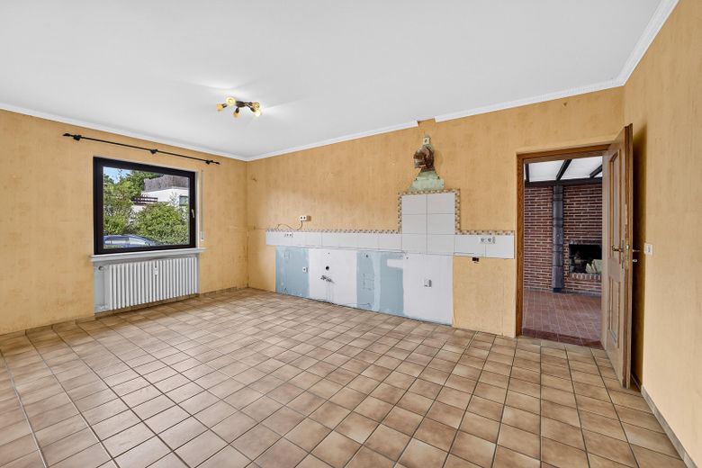 Großzügiges Wohnen mit schönem Garten – Einfamilienhaus mit Einliegerwohnung – Erdgeschoss- Küche