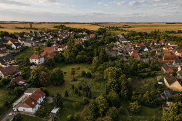 Idyllisch gelegener 3-Seitenhof zum Ausbau und Wohlfühlen mit ca. 2.000 m² Grundstück