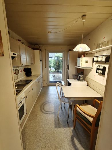Maison mitoyenne bien entretenue en emplacement central – Küche