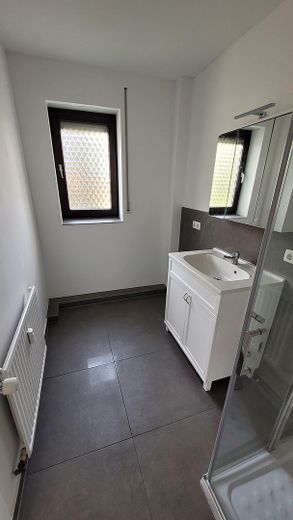Güzel, aydınlık, yeni yenilenmiş 3 odalı daire – Badezimmer