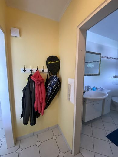 Gemütliches Einfamilienhaus in idyllischer Wohnsiedlung von Hartenholm – Kleiner Vorflur