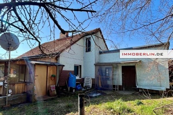 IMMOBERLIN.DE - Interessantes Haus mit Sanierungspotenzial in Seenähe