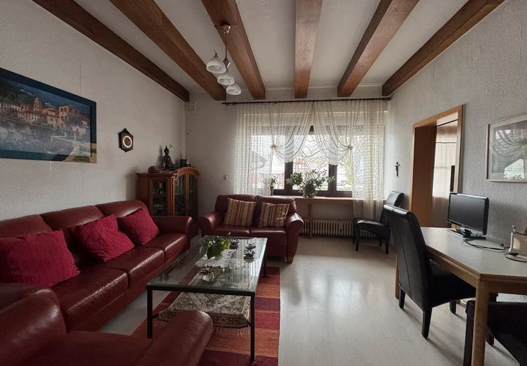 Großzügiges Mehrfamilienhaus mit Sauna in Nentershausen-Süß – Wohnzimmer 1. Etage