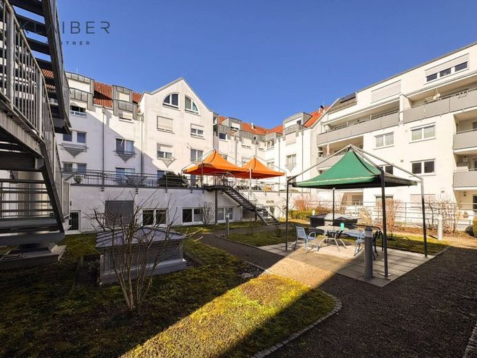 Schöne 3 Zimmer Maisonette mitten im Zentrum von Göppingen mit TG-Stellplatz direkt am AGNES ! – Foto 1