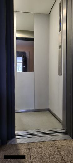 Kernsanierte 2-Zimmer-Wohnung mit Balkon | ideal für Eigennutzer und Kapitalanleger – Personenaufzug