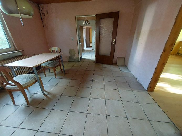 Einfamilienhaus/Zweifamilienhaus Sanierungsbedürftig oder Abriss – Esszimmer