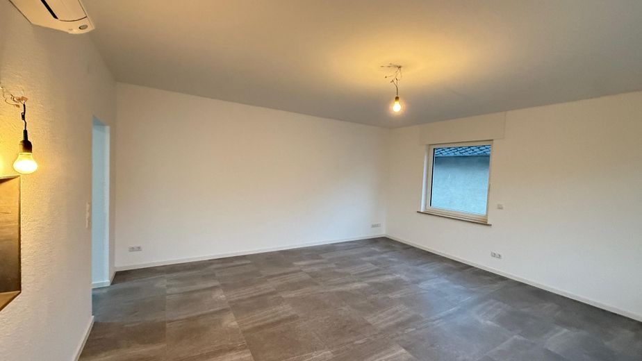 klimatisierte - 3-Zimmer Wohnung (OG) - mit Balkon in Andernach – Wohn- / Esszimmer