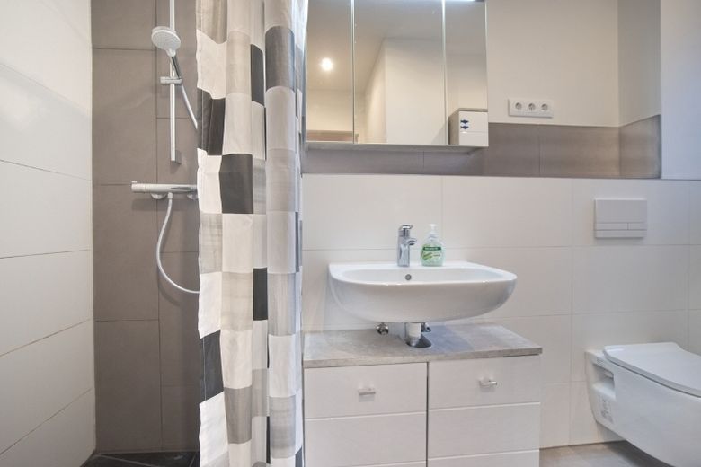 Bright, renovated and newly furnished apartment in attractive town centre location, with optional parking space – 88e6ebcf607d3123eb4197fca39d1b0aaa5a29e7.jpg