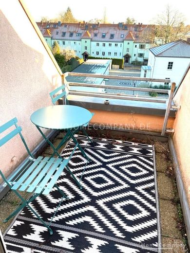 22592 HomeCompany Dresden Möbliert/Furnished Maisonette-Apartment mit Dachterrasse in Dresden-Seidnitz max. 3 Personen – b2ed8f431b4df42c6694ac729638247264aaf9f8.jpg