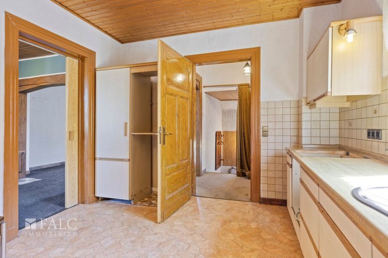 Doppelhaushälfte mit viel Potenzial in Kaarst - ideal für Handwerker &amp; kreative Köpfe – Küche-1. Obergeschoss