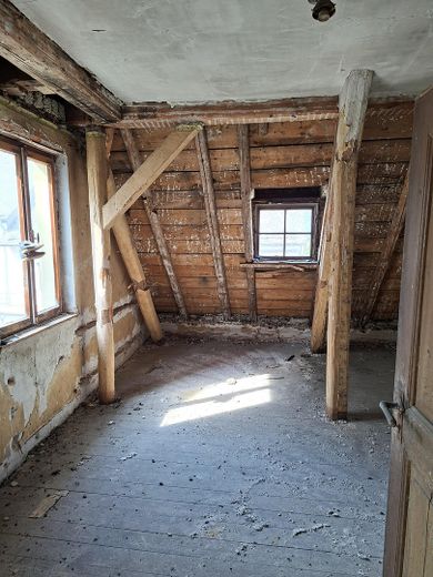 Sanierungsobjekt mit attraktiven Fördermöglichkeiten – Dachgeschoss II