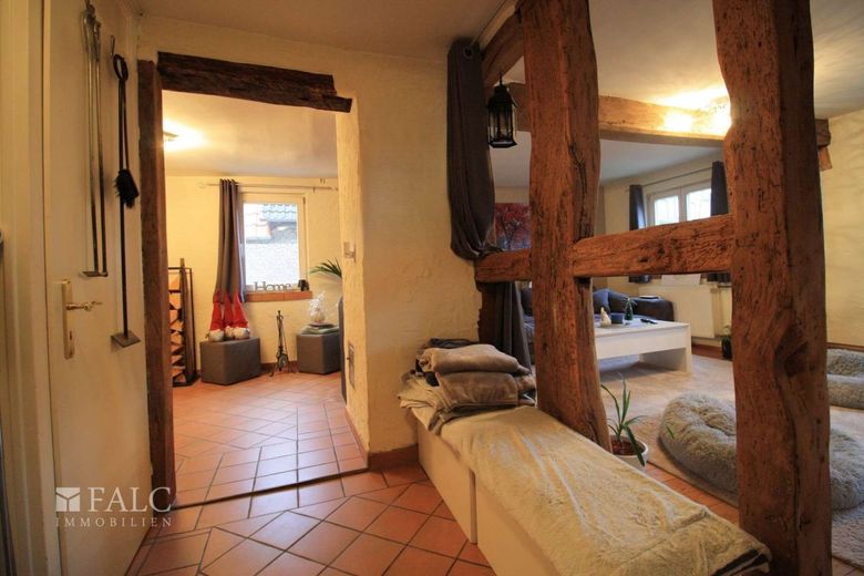 Ein Ort, an dem Mensch und Tier zu Hause sind - Charmantes Hofanwesen mit Raum für Ideen – EG - Wohnbereich mit offenen Balken