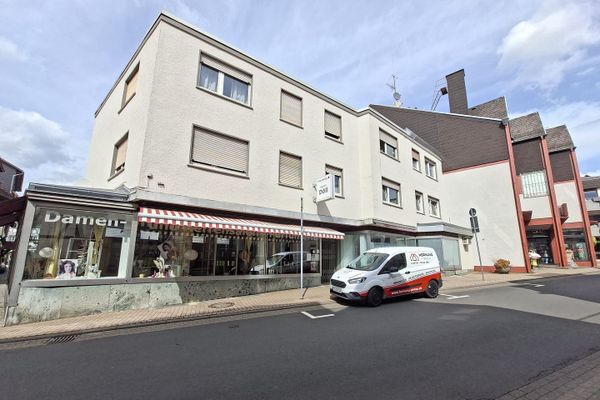 Ampio appartamento di 2 locali di circa 91 m², con cucina spaziosa e balcone – proprio in Europaplatz a Schotten