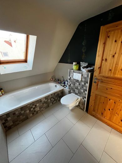 Einfamilienhaus auf 1633 m² Grundstück – Bad oben